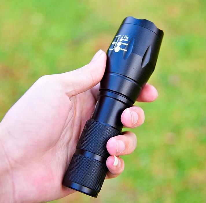 Lampe torche tactique à LED 5 000 lumens, haute puissance