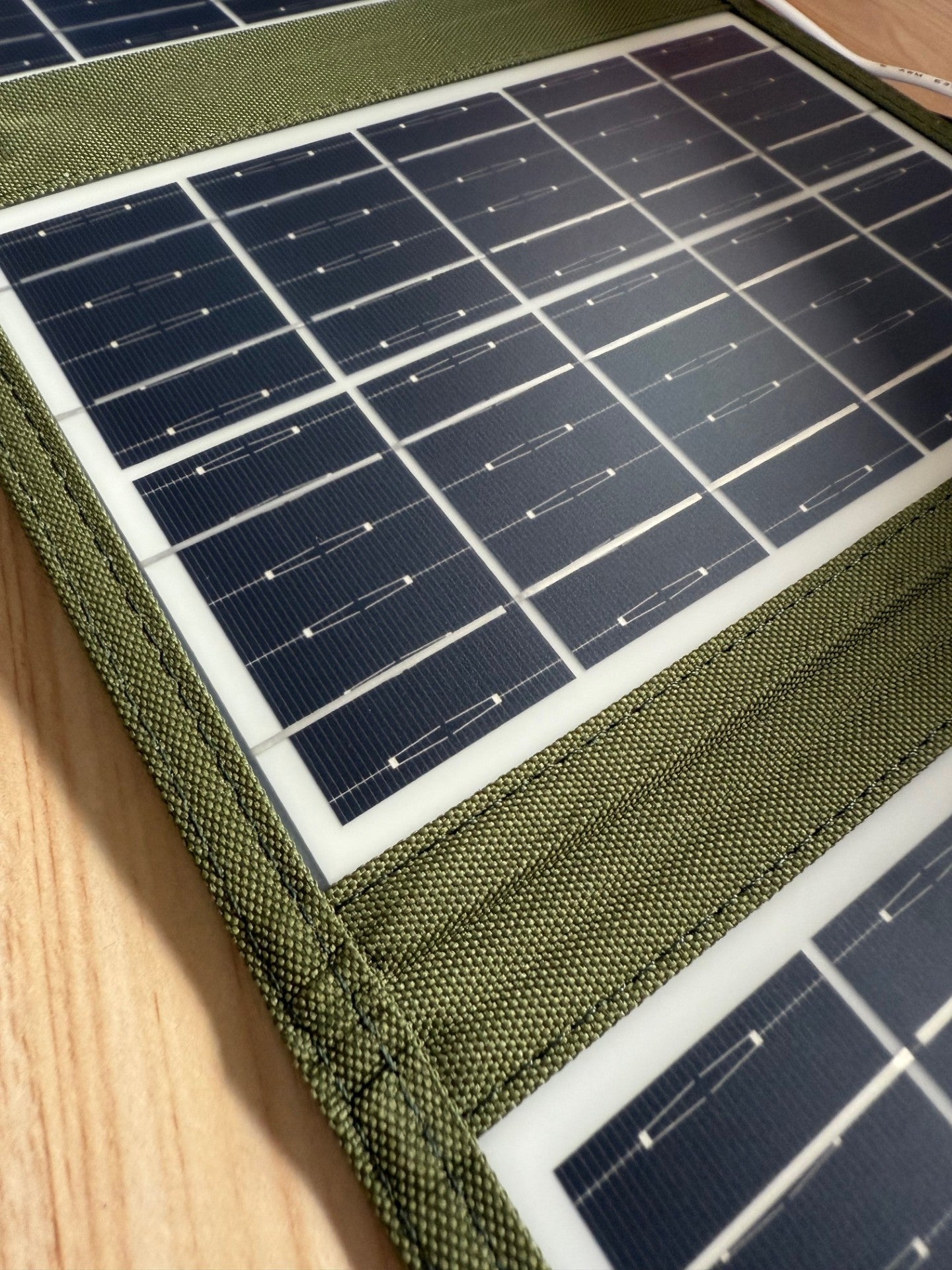 SOLAR - 20-watt portable solar panel Vivre Demain®